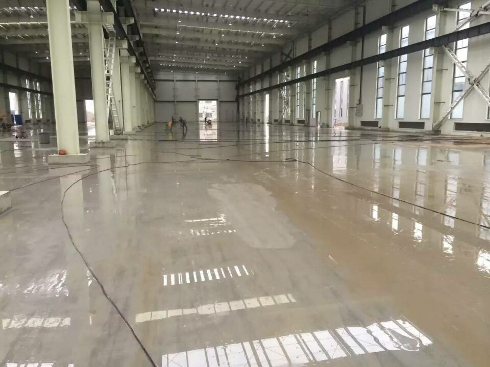 力石伯樂施工現(xiàn)場--輪胎機(jī)械車間地坪 力石伯樂施工現(xiàn)場--輪胎機(jī)械車間地坪