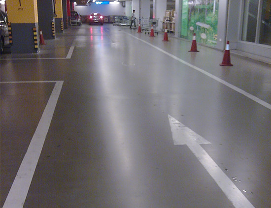 安斯福妙樂(lè)混凝土密封固化劑施工--停車(chē)庫(kù)地坪