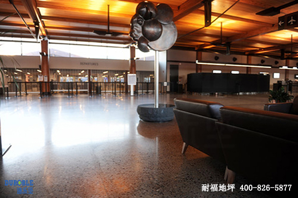 機(jī)場地面 機(jī)場地面