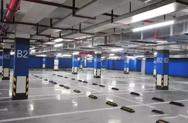 停車場地面 停車場地面