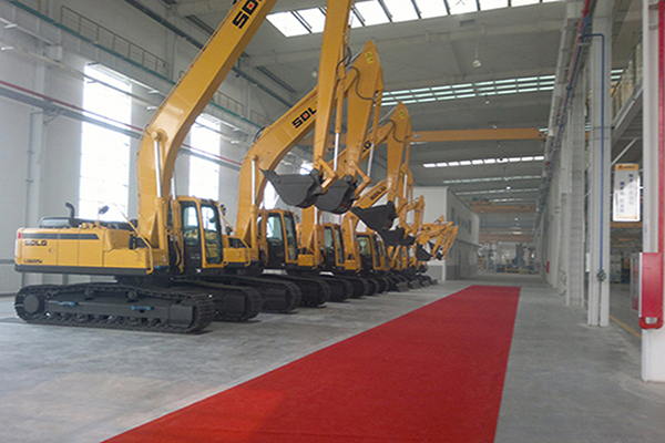 750750山東臨工挖掘機(jī)總裝-2.jpg 750750山東臨工挖掘機(jī)總裝-2.jpg